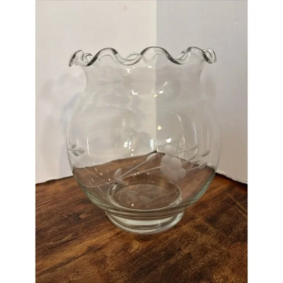 Princess House‎ Heritage Etched Crystal Ruffled Crimped Vase Rose Bowl Fish 5.5