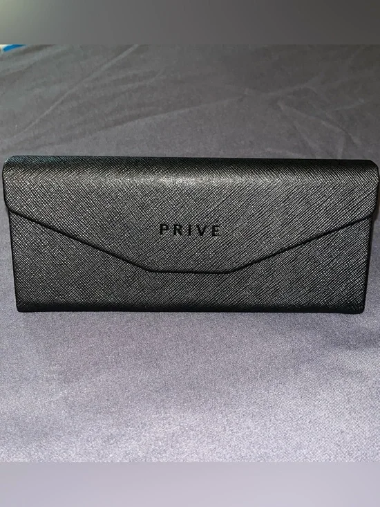 PRIVE Black Textured Sunglasses Case