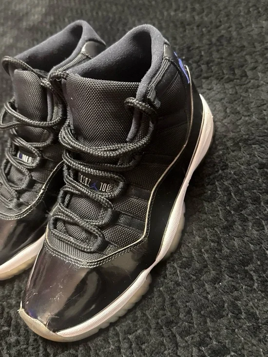 JORDAN 11 Space Jam