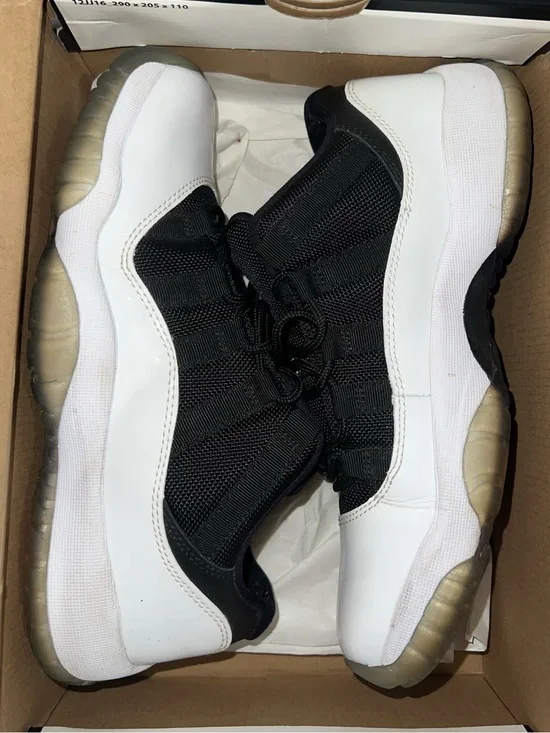 Air Jordan 11 Retro Low