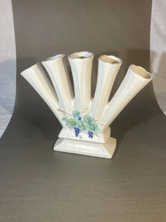 McCoy Pottery VTG 5 Finger Vase White Grapes & Leaves MCM (inv#1702)