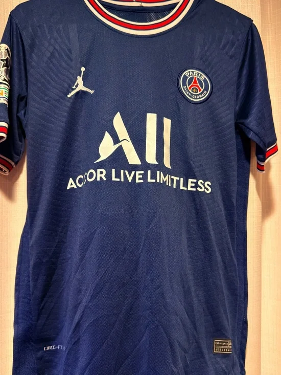 Paris Saint Germain Messi # 30 pre owed great conditions