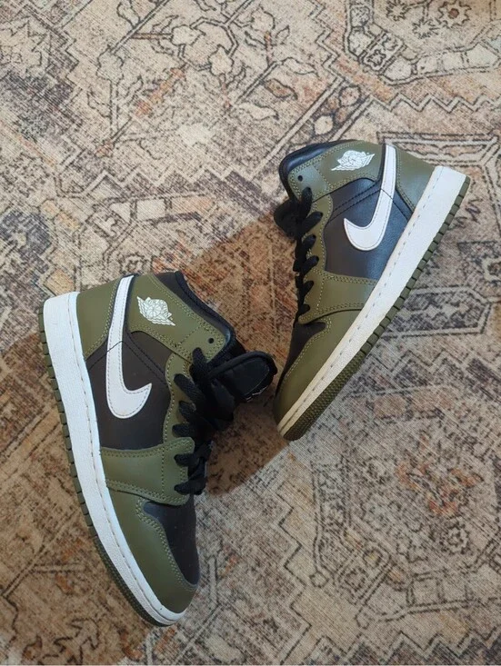 Nike Air Jordan 1 Mid Medium Olive Black- White #DQ8423- 092 4Y Kids