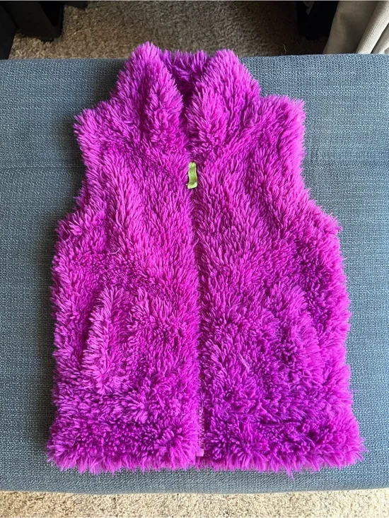 Mini Boden Girls' Plush Furry Vest - Vibrant Magenta, size 2-3Y
