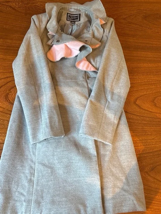 Rothschild Gray Coat with Black Label