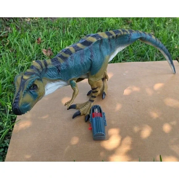 Vintage 1997 Jurassic Park LW JP28 Bull T-Rex with Survival Pod Missing An Eye