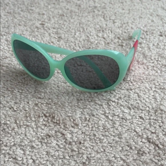NWT Chic Mint Green Women's Sunglasses