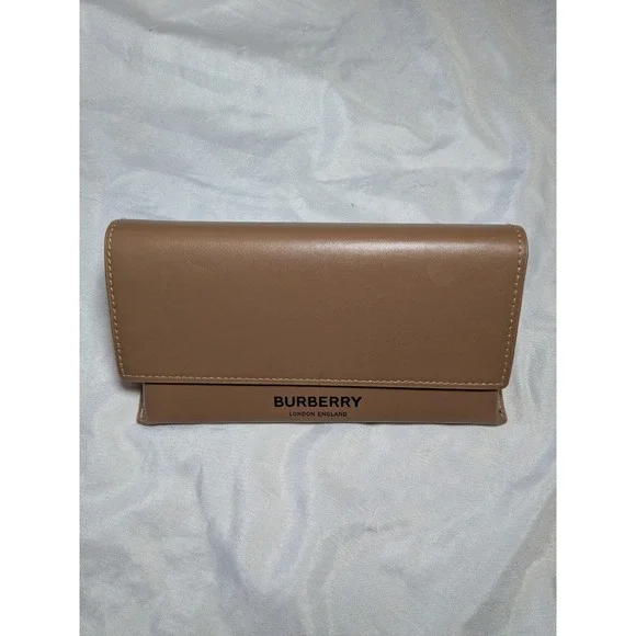 Burberry Tan And Black Glasses‎ Case