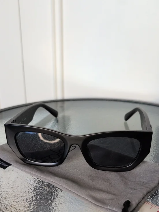 Sojo's  Black Thick Frame Sunglasses New