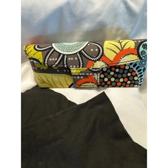 Vera Bradley Floral Eyeglass Case Hard Shell Magnetic Closure w/Cleaning Cloth