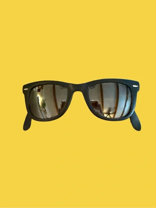 Brand new Ray-Ban Folding Wayfarer 