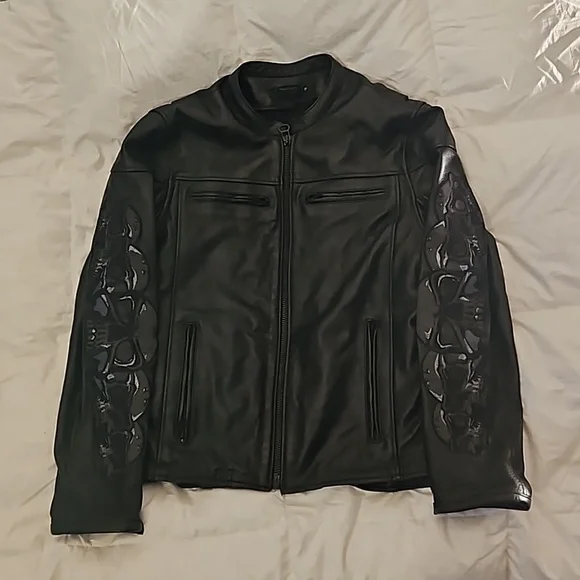 Mens Wilson's Leather Motorcycle Jacket sz MED with reflective skull detail
