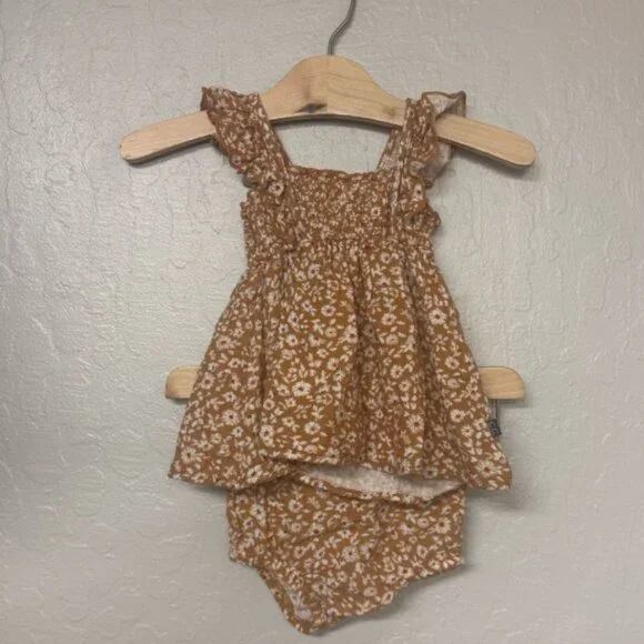$15 ADD ON modern moments floral top and bloomers 0-3M Zara Jamie Kay Baby‎ Gap