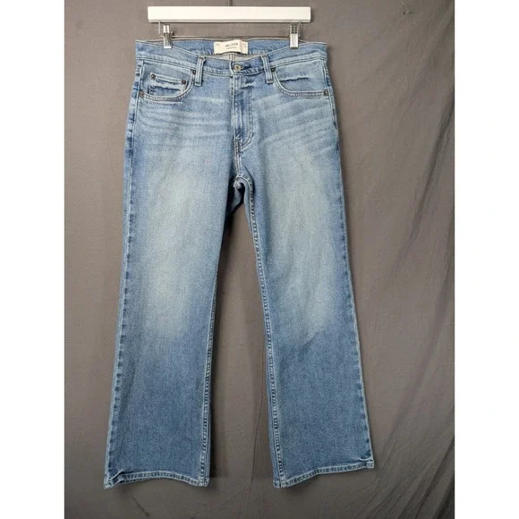 Hollister Relaxed Boot Cut Jeans Mens 31x30 Blue Denim Medium Wash 331D2542