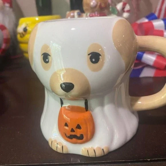 Ceramic dog cup with pumpkin