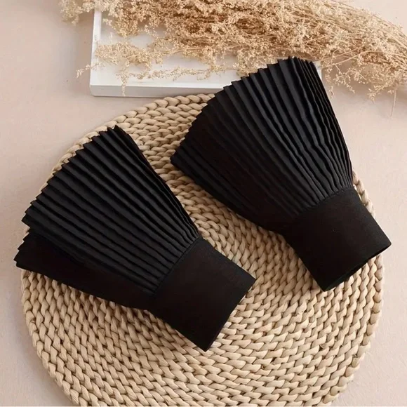 Pleated Sleeve Shirt Cuffs