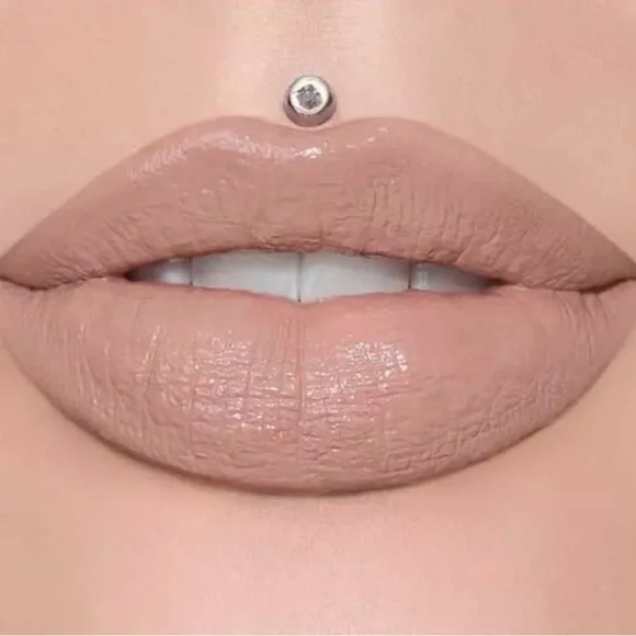 🪷 NIB Jeffree Star Supreme Gloss - Blow My Candles