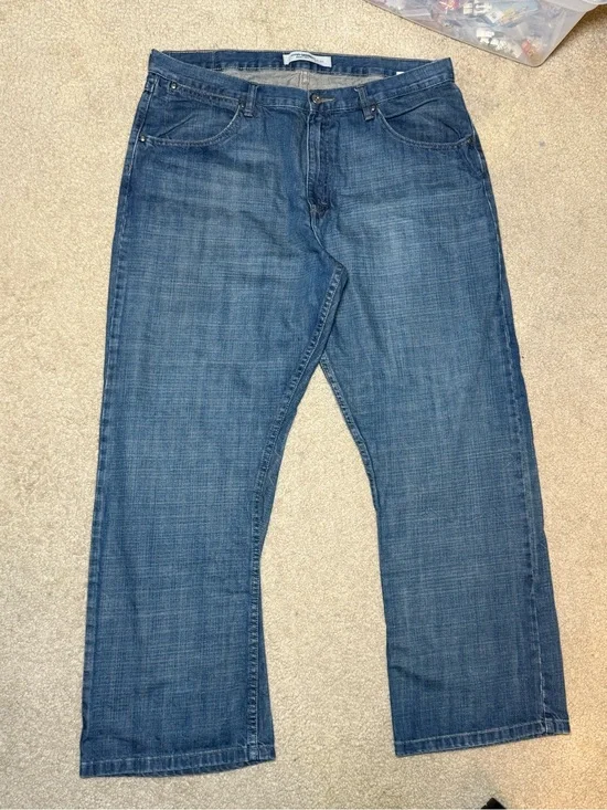 Wrangler Men’s Relaxed Fit Blue Denim Jeans