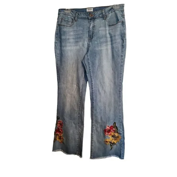 Monroe & Main size 34 x 30 womens jeans‎ embroidery on the bottom.  raw edges