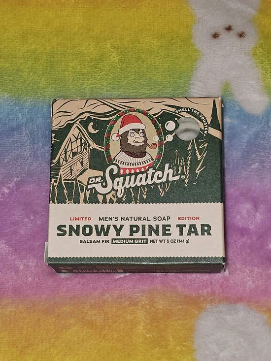 Dr. Squatch Snowy Pine Tar Men's Natural Soap - Green