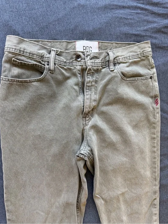 BDG Slim Straight Jeans in Olive
