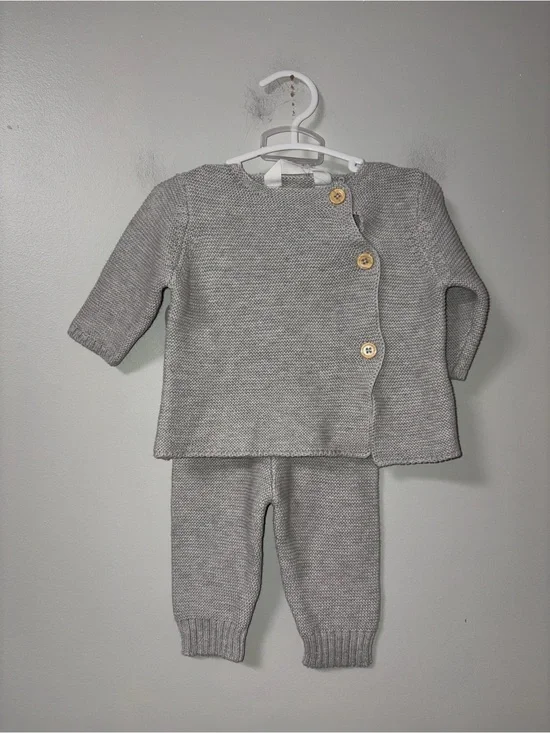 Rene Rofe Gray Textured Knit Button Up Sweater & Pants Set Unisex Baby 0-3M NWOT