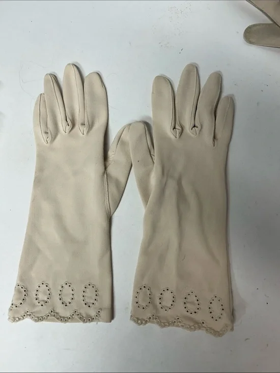 Classic Cream Women's Dress Gloves