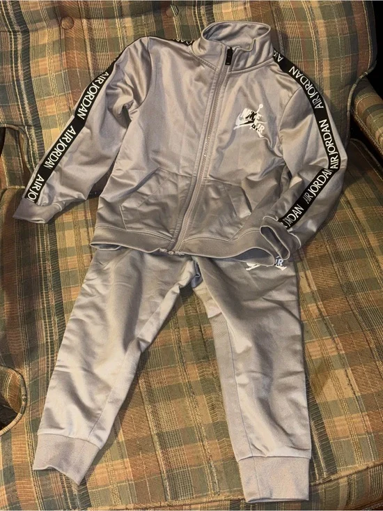 Nike Jordan Jogging Suit