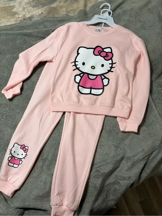 Hello Kitty Light Pink Girls' Set with Character Print