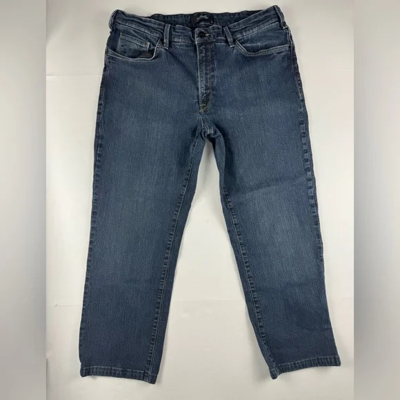 Heritage Men's Relaxed Jeans in Medium Blue