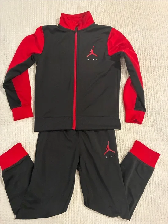 Nike Kids Black & Red Jordan Set