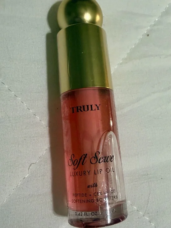 TRULY Soft Serve Luxury Lip Oil - Rose Pink with Gold Cap
