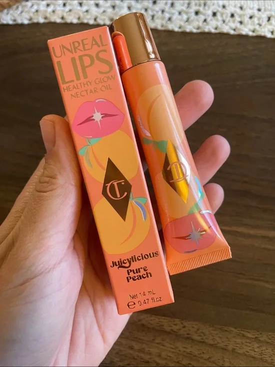 Charlotte Tilbury Unreal Lips Juicylicious Nectar Oil Lip Glaze — Pure Peach