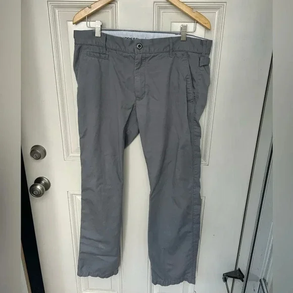 Express Jeans Rocco Grey Slim Fit Low Rise Straight Leg Men’s Pants Size 34X32