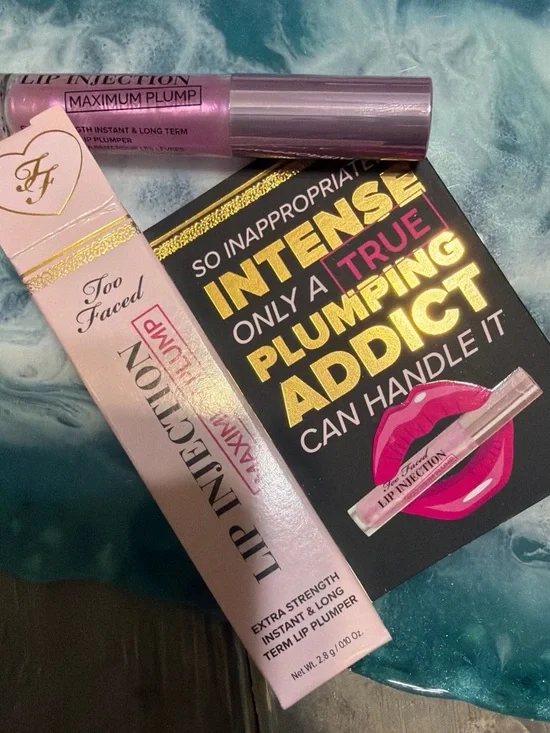 Too Faced Lip Injection Plumping Gloss – Shimmery Light Purple Pink