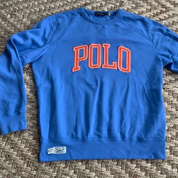 Polo crewneck size L.
