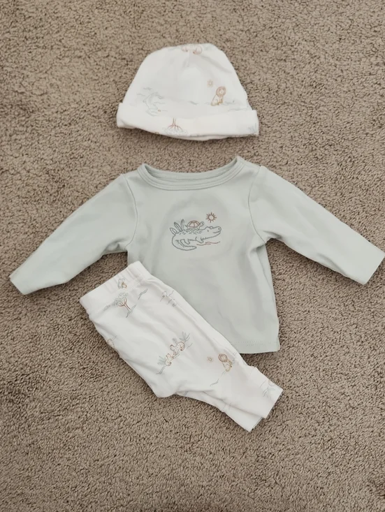 Carter's Baby Matching Set in Light Green and White - Croc Print