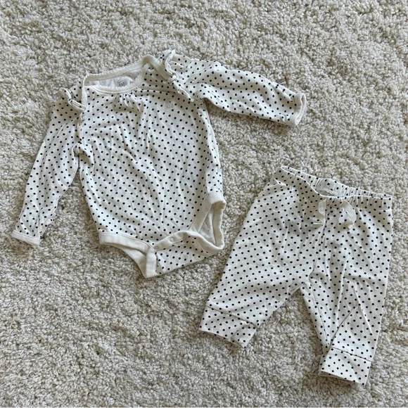 Baby Gap Polka Dot Black & White Onesie Bodysuit & Pants Set Ruffle Long Sleeves