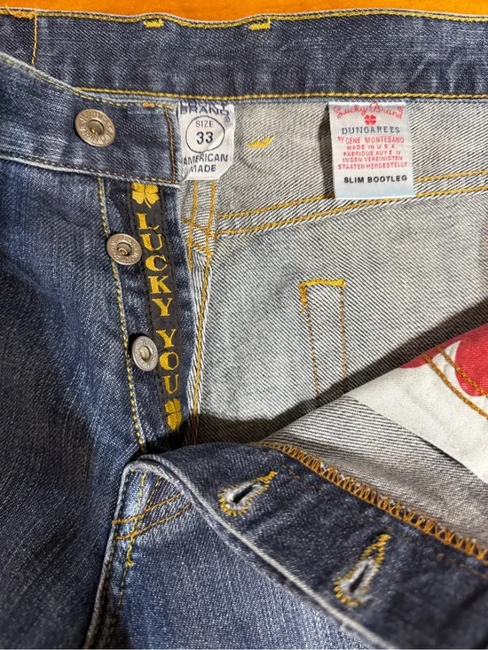 Lucky Brand Dungarees - slim bootcut jeans in a classic medium wash