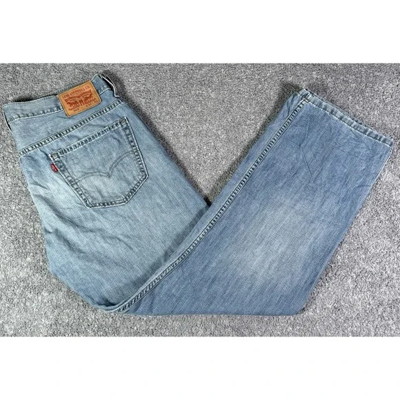 Levis 569 Jeans Blue Relaxed Straight Fit Light Wash Mens Size 34x32 FITS 36x32