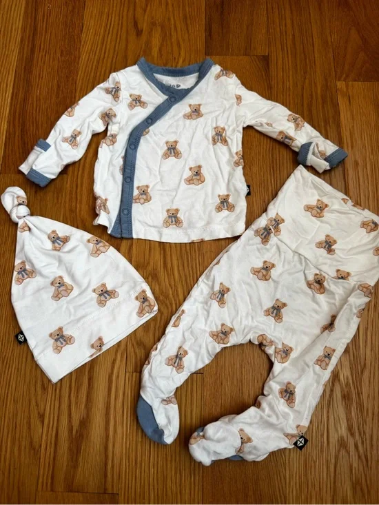 +Kyte BABY+ 3-Piece Teddy Bear Pajama Set in White and Blue