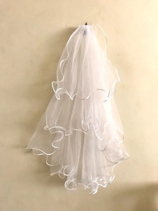 Vintage White Bridal Veil with Rolled Edge Trim