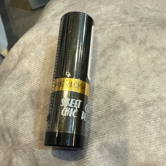 Revlon Chic 043 midnight mystery Lipstick‎