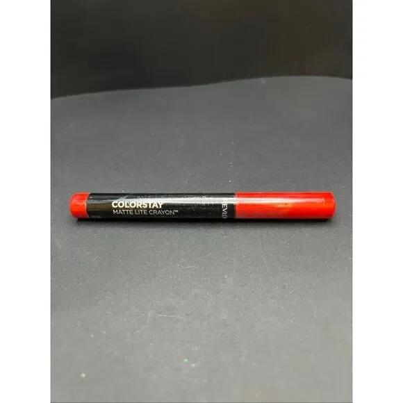 New Sealed Revlon Colorstay Matte Lite Crayon 009 Ruffled Feathers