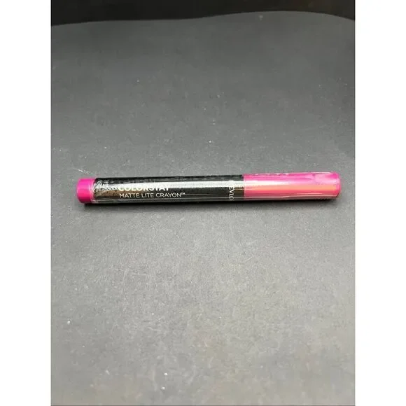 New Sealed Revlon Colorstay Matte Lite Crayon 005 Sky High