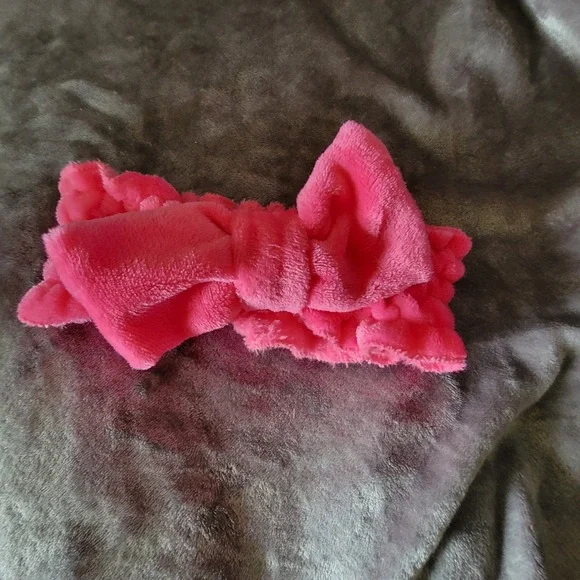 Barbie x Miniso Spa Headband Womens OS Hot Pink Excellent Plush Bow Skincare