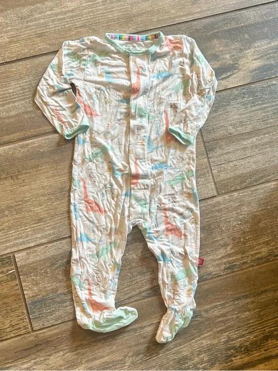 Magnetic Me Dino Footie
