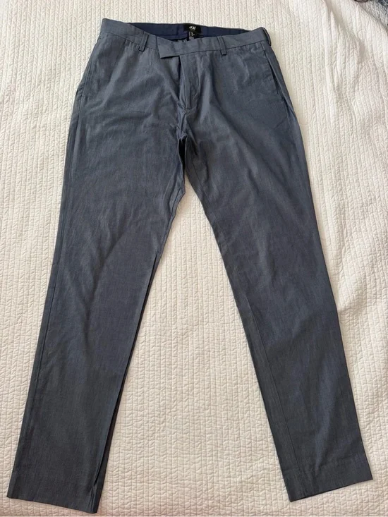 H&M Men's Dress Pants in Charcoal Gray