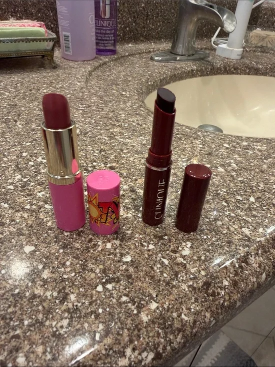Clinique Two-Tone Lipstick Duo in Bright Pink and Deep Berry