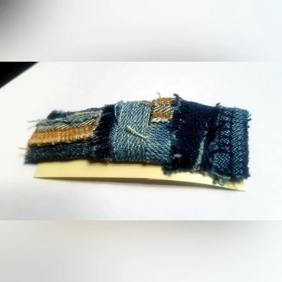 Tasty Raw Edge Denim “Snappy Clip”
